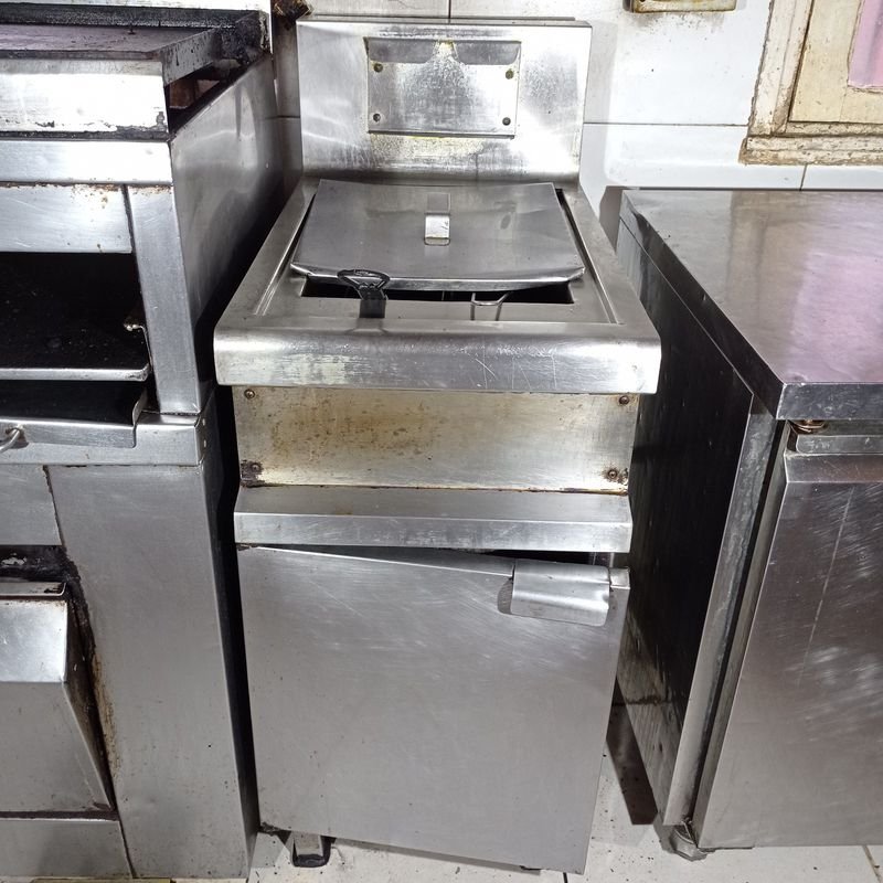 Lote siguiente: Fritador industrial en acero inoxidable con dos canastas