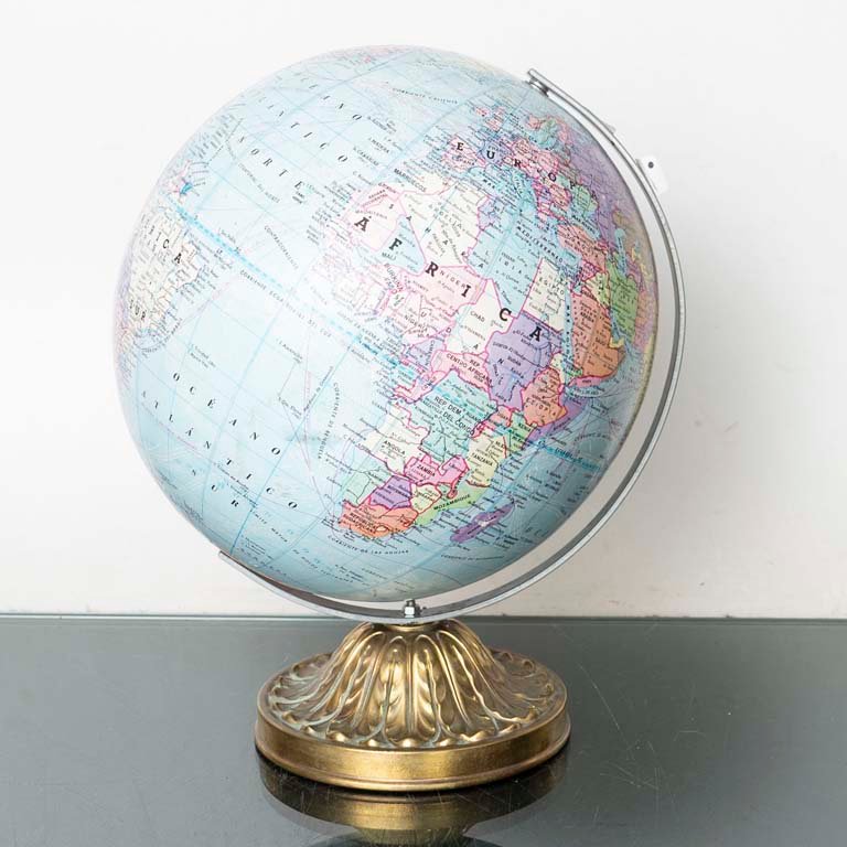 Globo terraqueo con base de bronce - Medidas: 23x30cm