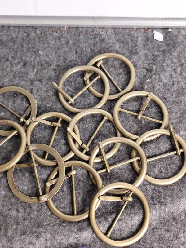 Lote de 12 Hebillas Redondas de Bronce