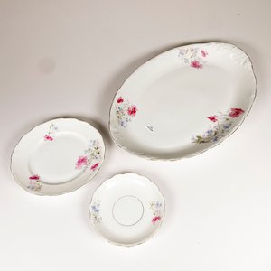 Tres Piezas de Porcelana Alemana KPM: Bandeja Oval y Dos Platillos - imagen 2