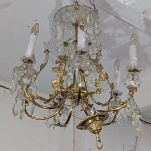 Araña de Bronce y Cristal con Diseño Floral y 6 Luces - imagen 5
