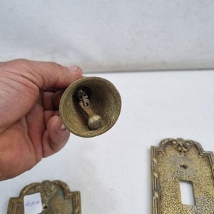 L 345 - Varias Piezas - Importante lote surtido de piezas decorativas y utilitarias antiguas con acabado en bronce, ideal para coleccionistas o amantes del estilo retro - imagen 4