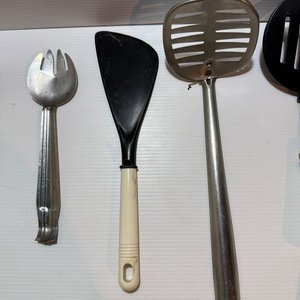 Lote de Utensilios de Cocina: Espátulas, Cucharones, Colador y Más - imagen 3