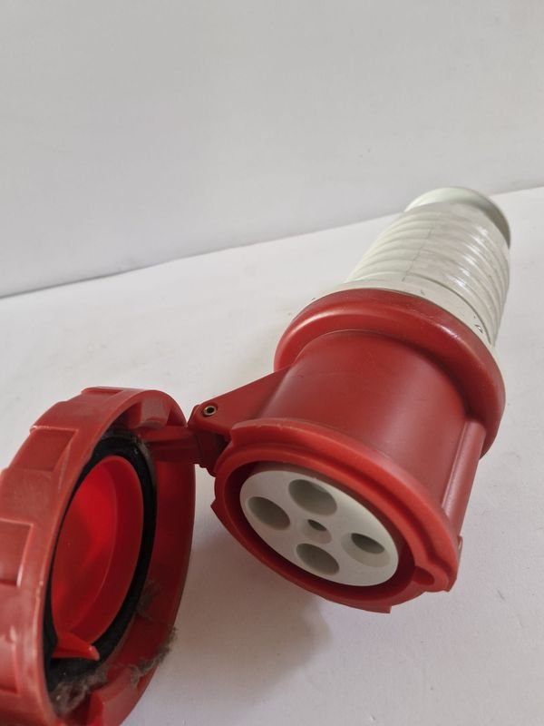 Toma Corriente Industrial Hembra Volante - Accesorios para Vehículos