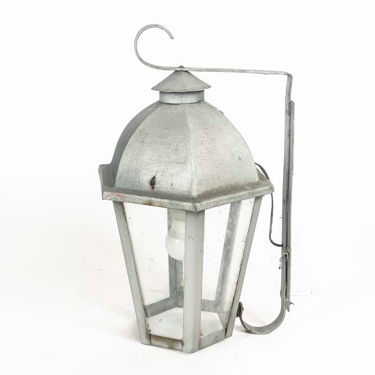 Aplique Farol de Metal y Vidrio Estilo Clásico