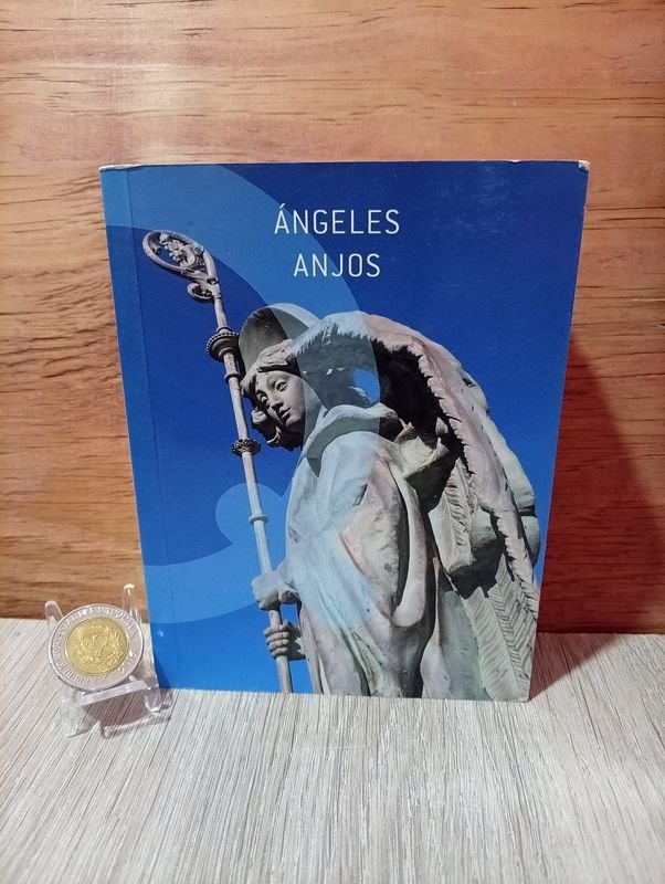 Libro Fotográfico "Ángeles / Anjos" de Panteones y Catedrales del Mundo