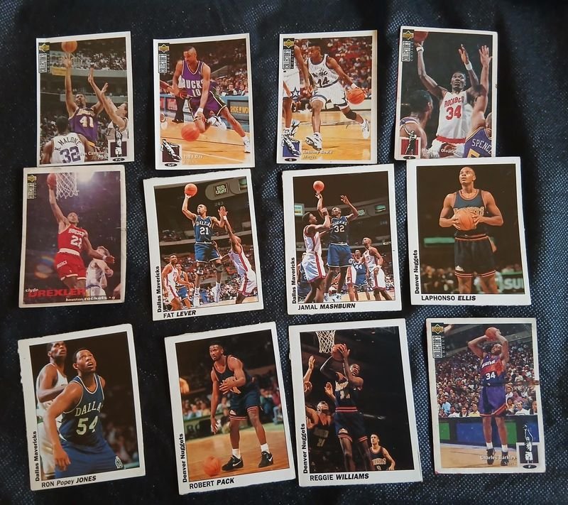 Lote de 12 Tarjetas de Básquetbol NBA Upper Deck y American Pro