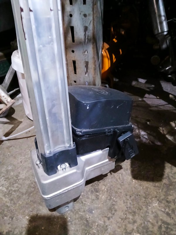 Motor de portón con basculante - Accesorios para Vehículos - imagen 3