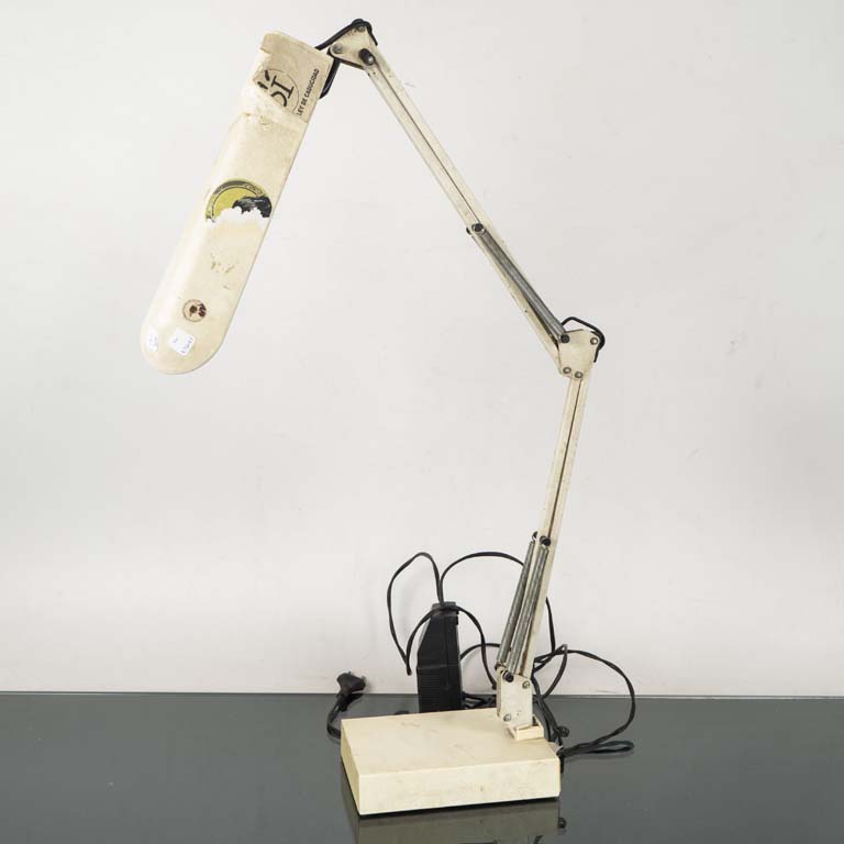 Lote anterior: Lámpara de escritorio vintage con brazo flexible - Condición: Buen estado