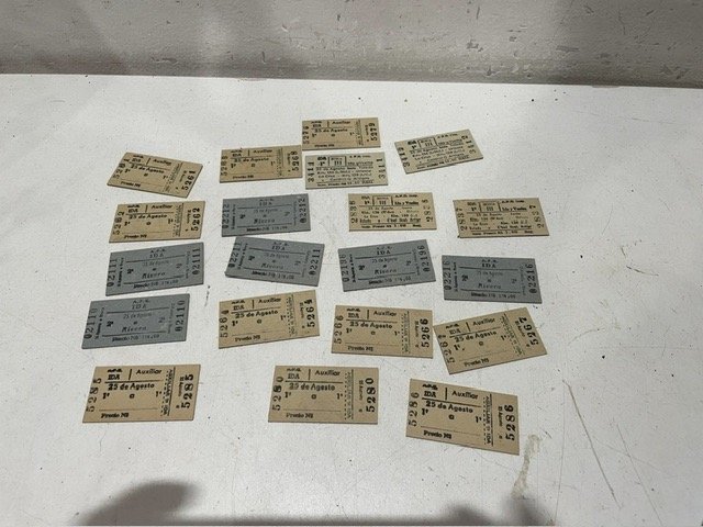 Lote siguiente: Boletos de tren en buen estado
