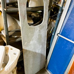 Una mampara de baño desarmada aluminio y acrilico azul y marmol de cocina sin pileta usada con detalle - imagen 4