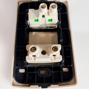 10 Plaquetas varias ( uso eléctrico ) - imagen 3