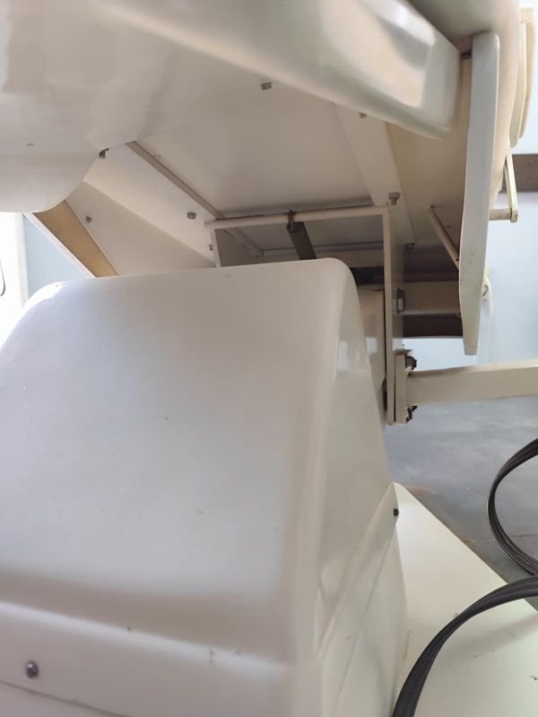 Silla de masaje relajante con piezas ajustables y contenedor de bebida - imagen 22