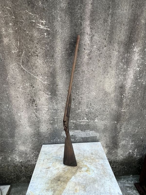 Lote siguiente: Escopeta antigua con doble caño - No funciona