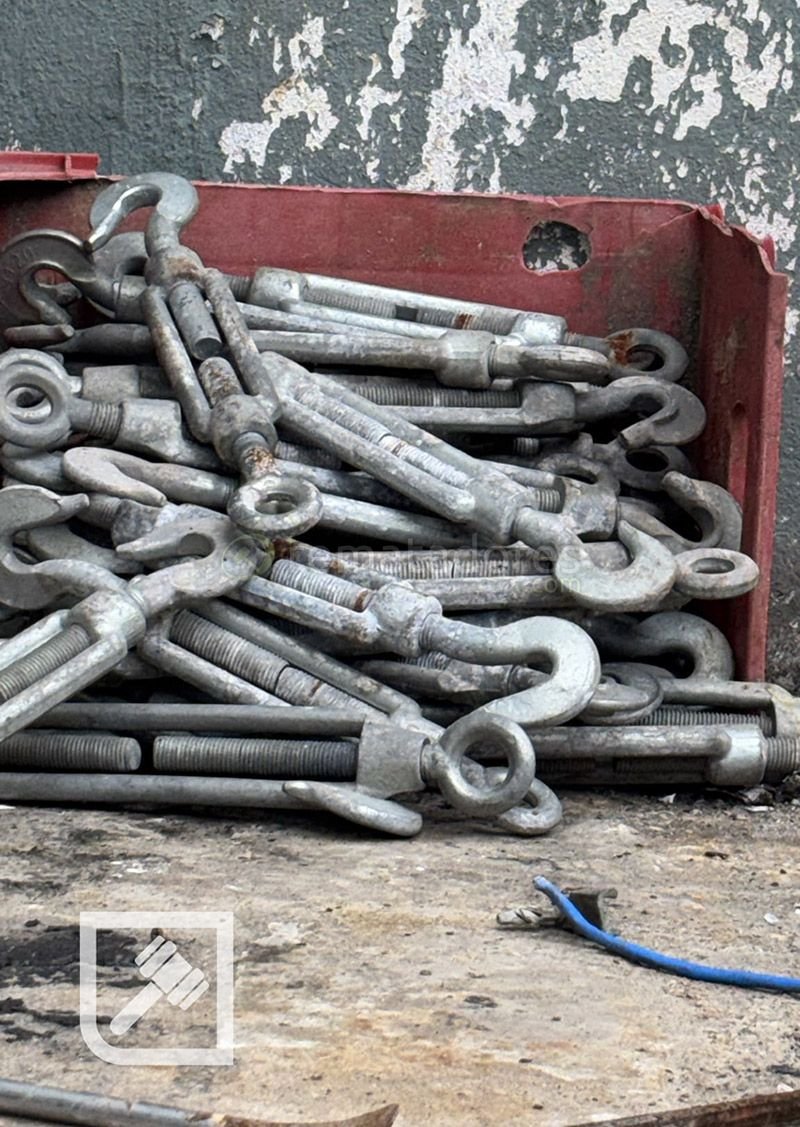 Lote de Tensores y Ganchos Metálicos para Carga