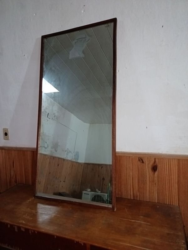 Cómoda,dos mesas de luz, espejo - imagen 4