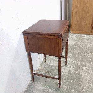 Mesa Auxiliar Antigua de Madera con Tapa Volcable - imagen 4