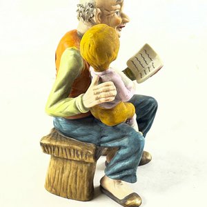Figura de Porcelana: Anciano Leyendo a Niño, 13 cm - imagen 5