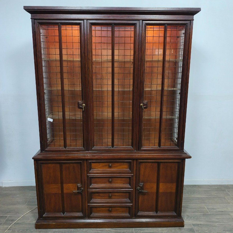Muebles de Madera con Puertas de Vidrio y Estructura de Madera - imagen 30