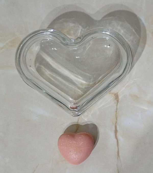 Alhajero con forma de Corazón y jaboncito - imagen 3