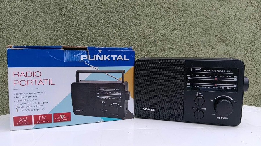 Radio Portátil Punktal AM/FM - Como Nueva