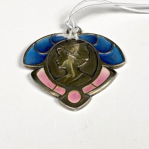 Colgante Art Nouveau en Plata y Esmalte con Perfil Femenino - imagen 3