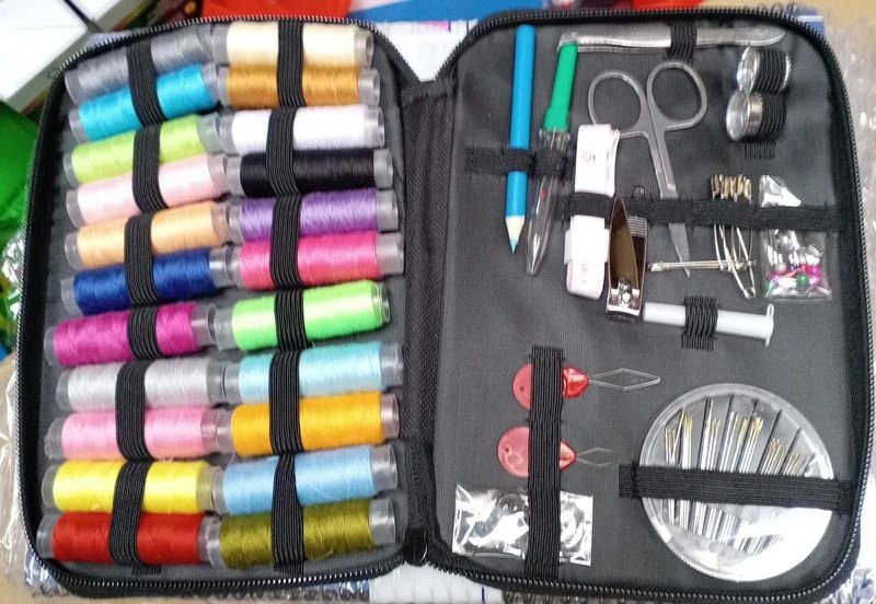 Costurero en estuche. Super completo. - imagen 4