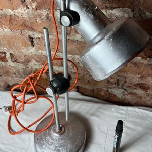 Lámpara de Escritorio Retro Metálica Ajustable - imagen 11