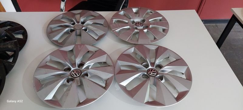 Lote anterior: Rines de coche VW en excelente condición