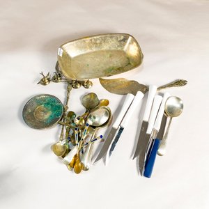 Lote anterior: Lote de Cuchillos, Cucharones y Utensilios de Metal con Detalles Azules