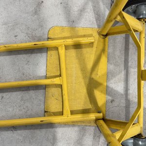 Carrito de Carga Amarillo con Ruedas Grandes y Plataforma Abatible - imagen 8
