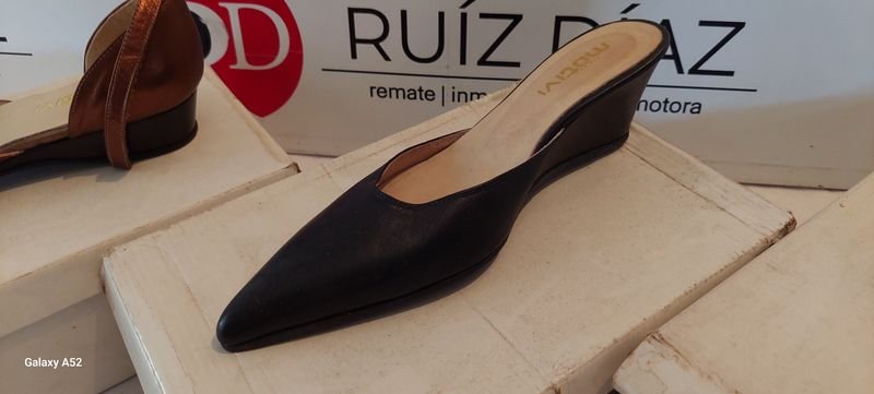 Calzado de cuero en excelente condición - imagen 3