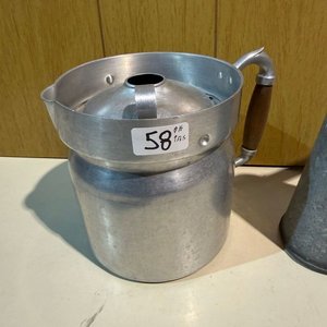 Hervidor de aluminio y tropera metálica - imagen 1