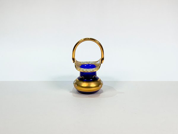 Lote siguiente: Canastita de cristal veneciano azul y dorado con decoración floral