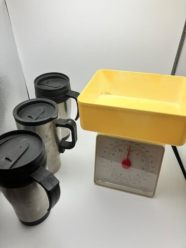 Jarras Térmicas de Acero Inoxidable y Balanza de Cocina Vintage - imagen 1