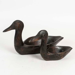 Lote anterior: Dos Centros de Madera Tallada con Forma de Patos