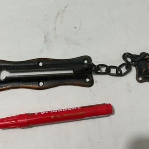 Pasador de Puerta de Bronce con Cadena - imagen 3