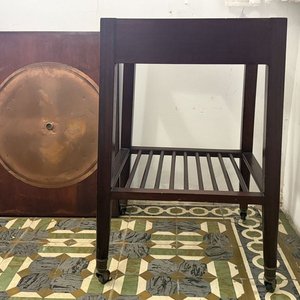 Mesa Auxiliar de Madera con Plato Giratorio de Cobre - imagen 2