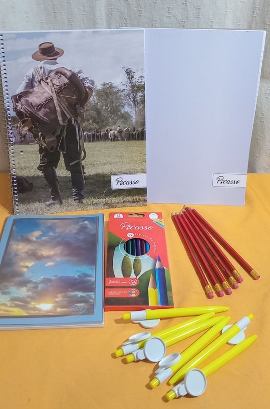Lote siguiente: Estación de escritura y dibujo