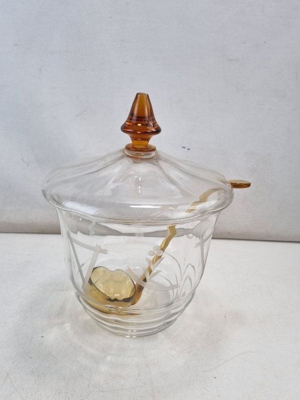 Azucarera de Cristal Tallado con Tapa Caramelo y Cuchara de Servicio
