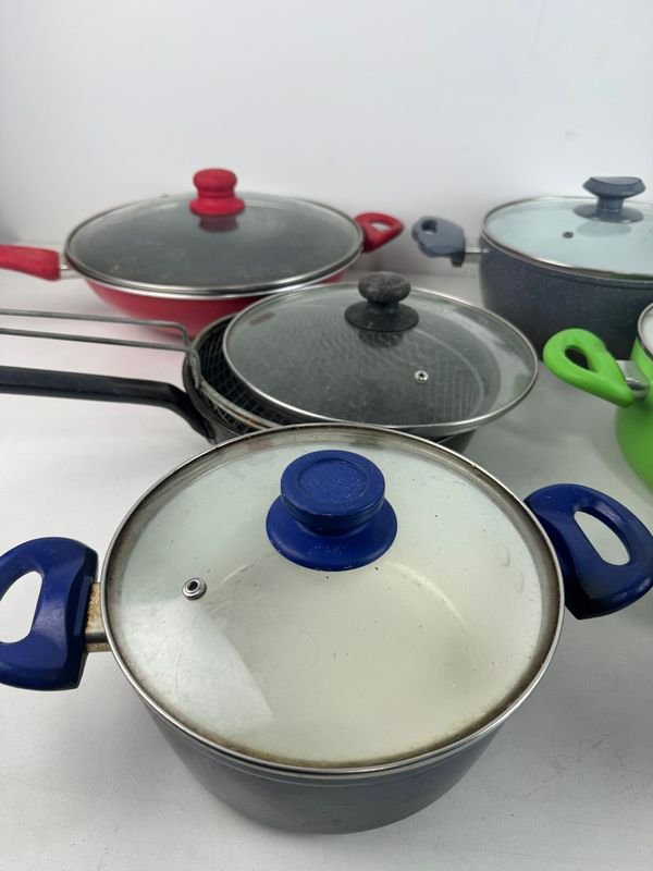 Colección de ollas y accesorios de cocina de excelente calidad - imagen 3