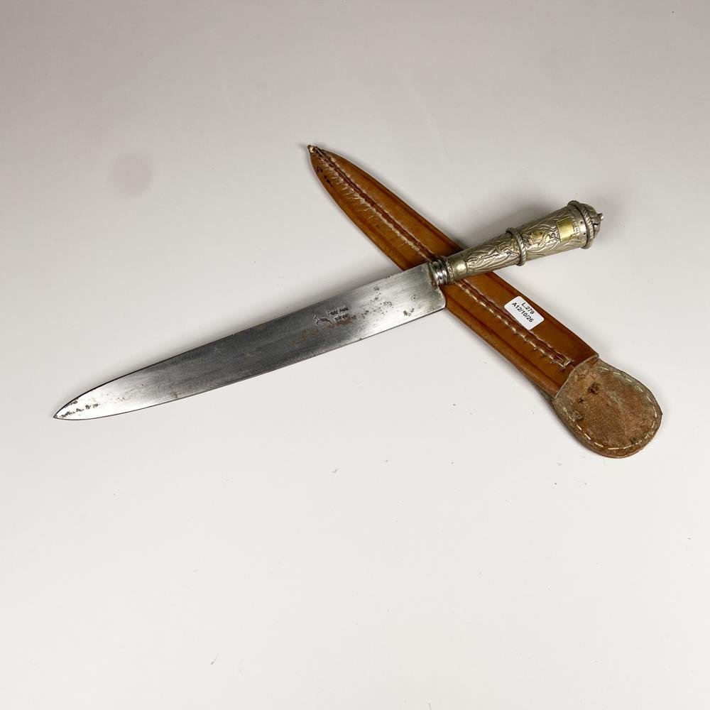 Cuchillo de Acero Solingen con Cabo de Platería Criolla y Vaina