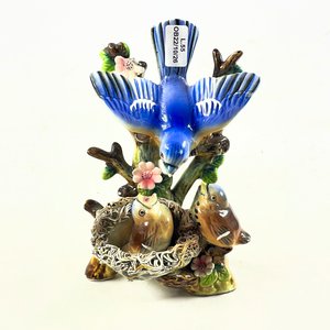 Lote anterior: Figura de Porcelana: Aves en Nido con Flor, 17 cm