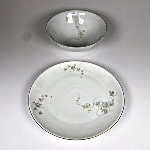Juego de Porcelana Alemana Hutschenreuther Hohenberg: Centro y Bandeja Decorados con Flores - imagen 2