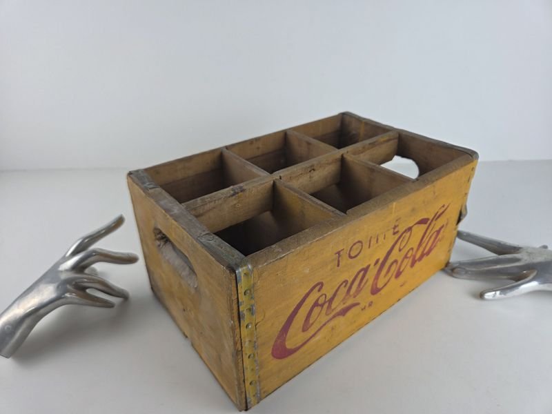 Antiguo casillero en madera de Coca Cola: una joya vintage - imagen 3