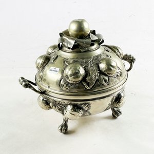 Lote siguiente: Centro de Mesa Repujado "Plata Boliviana" Avilán con Tapa