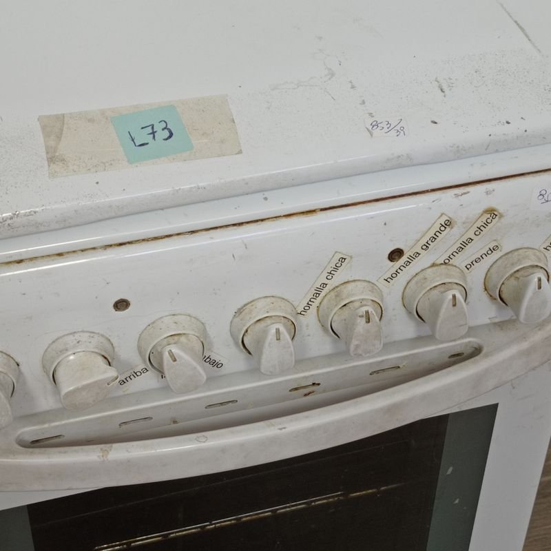 Cocina marca ARISTON, electrodoméstico en mal estado - imagen 3