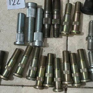 Lote de Tornillos para Rueda de Camión y Carro - imagen 2