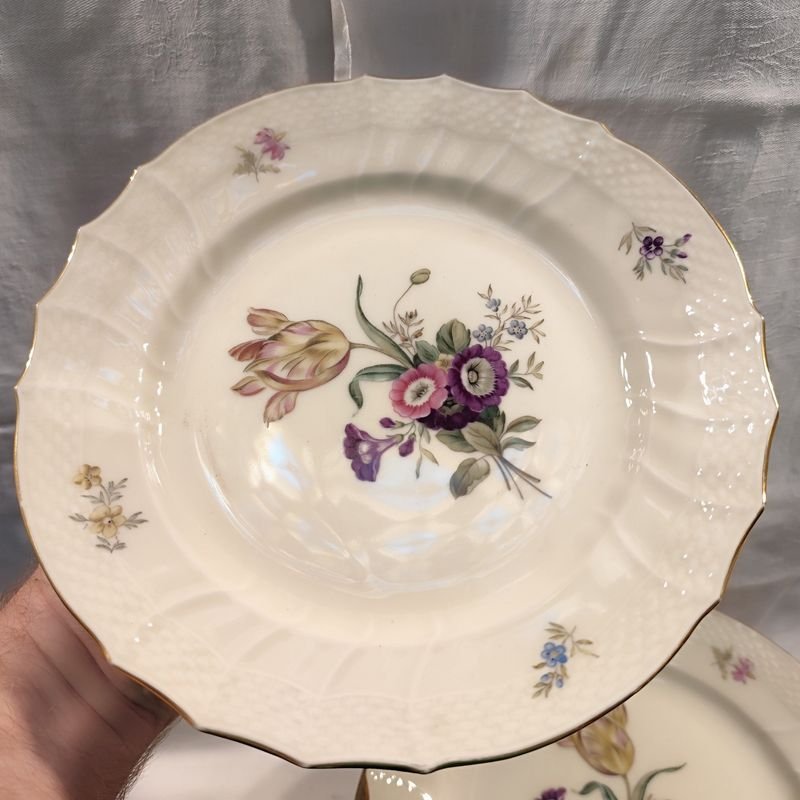 Platos llanos de Royal Copenhagen, 12 piezas de 22 cm con diseños florales - imagen 2