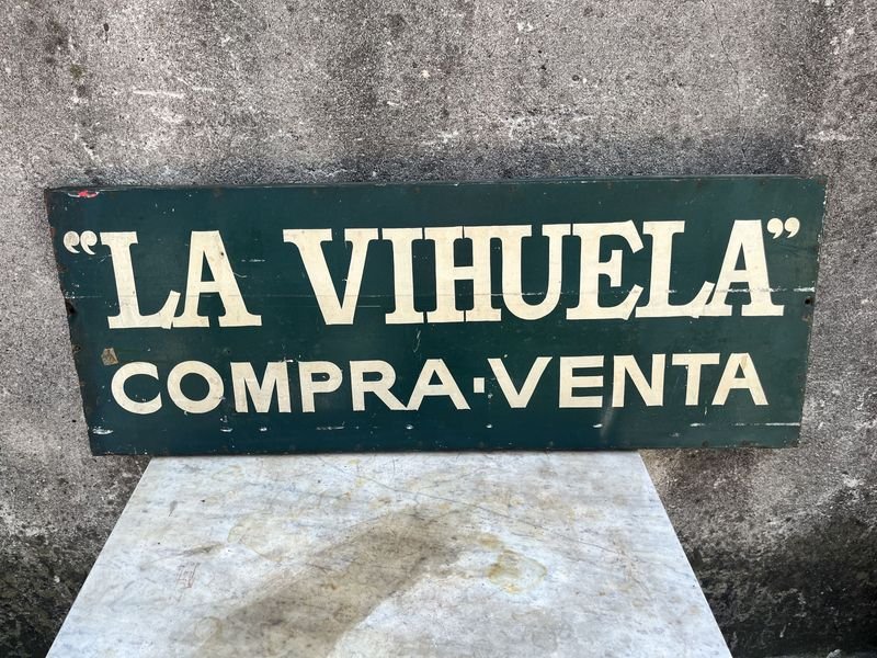 Lote siguiente: Antiguo cartel de propaganda 'La Vihuela Compra-Venta'